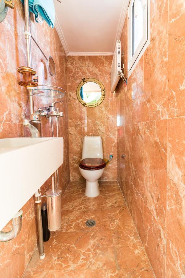 A Luxury Maisonette With Sea View 피레아스 외부 사진